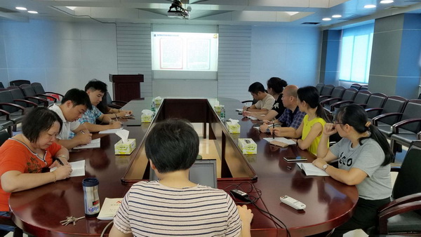 驻足本职学不止步  小组长率先讲党课——记第九党支部八月主题党日运动