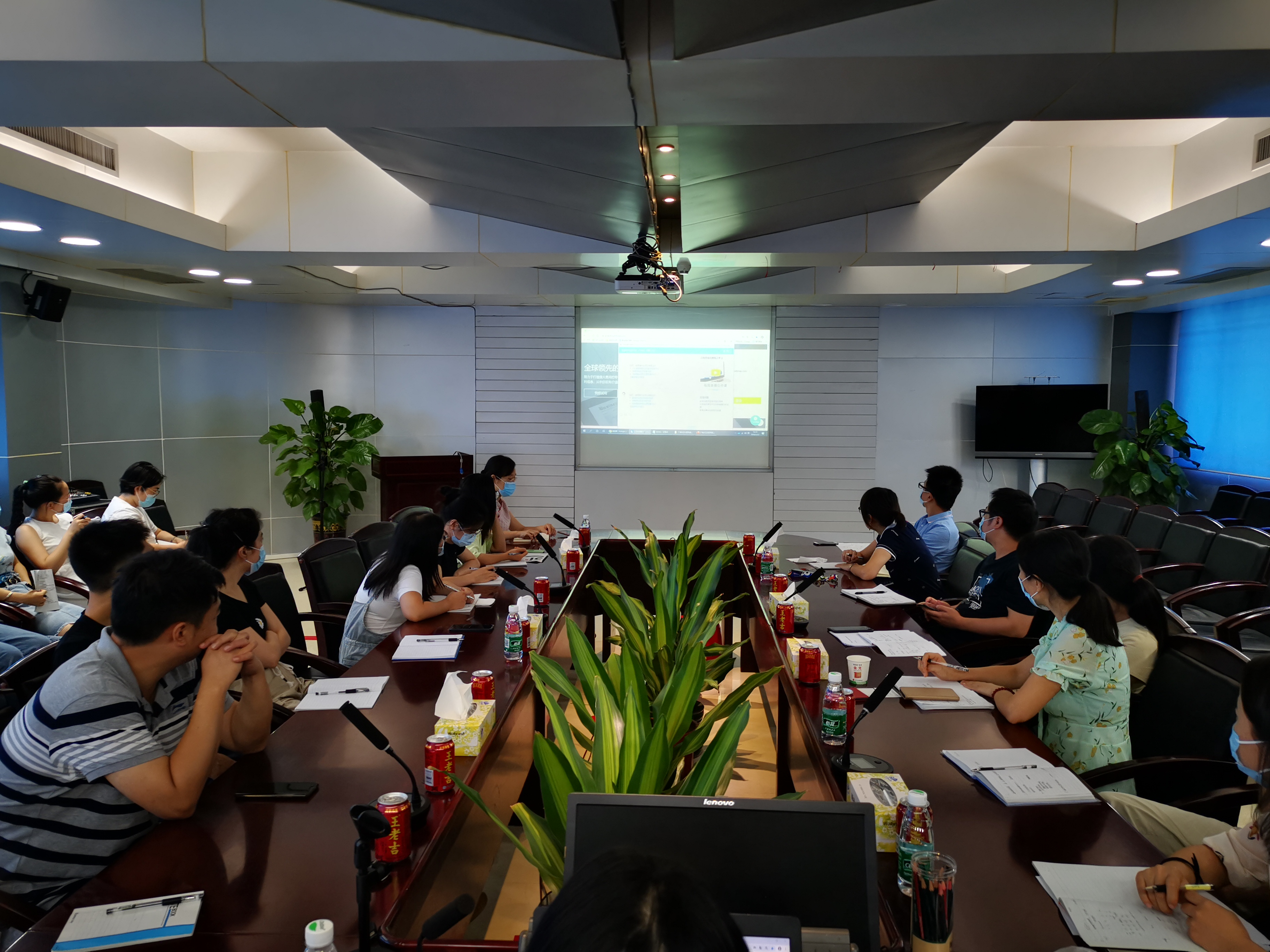 开展专利数据培训  助力总厂高效研发——记药物研究所举行《智慧芽专利数据库功效演示》培训讲座